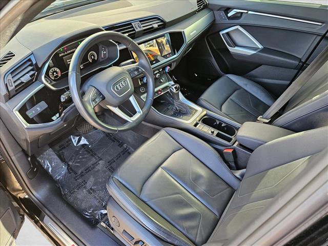 Used 2023 Audi Q3 2.0T Premium Plus w/ Premium Plus Package image 9