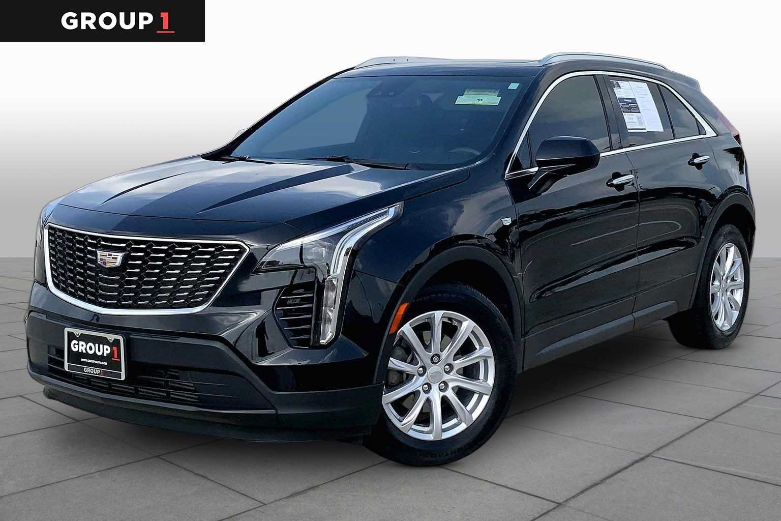 Used 2023 Cadillac XT4 Luxury w/ Cold Weather Package FWD image 1