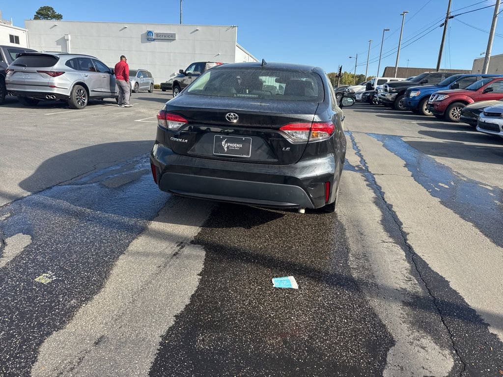 Used 2022 Toyota Corolla LE image 6