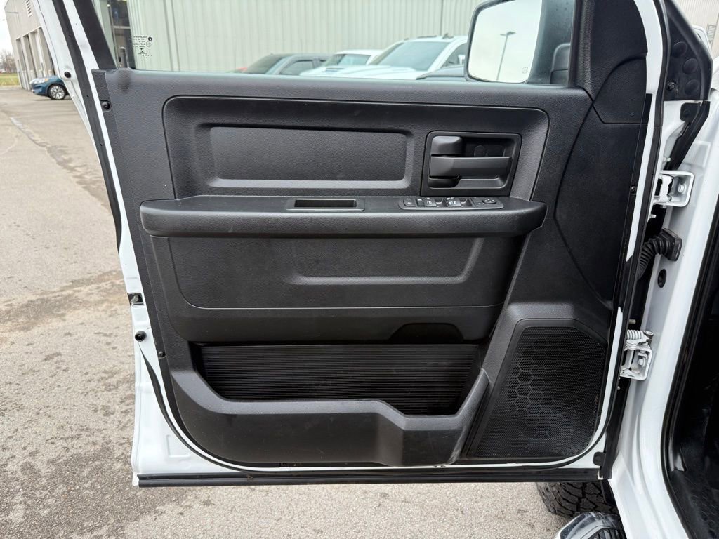 Used 2022 RAM 2500 Tradesman w/ Chrome Appearance Group image 8