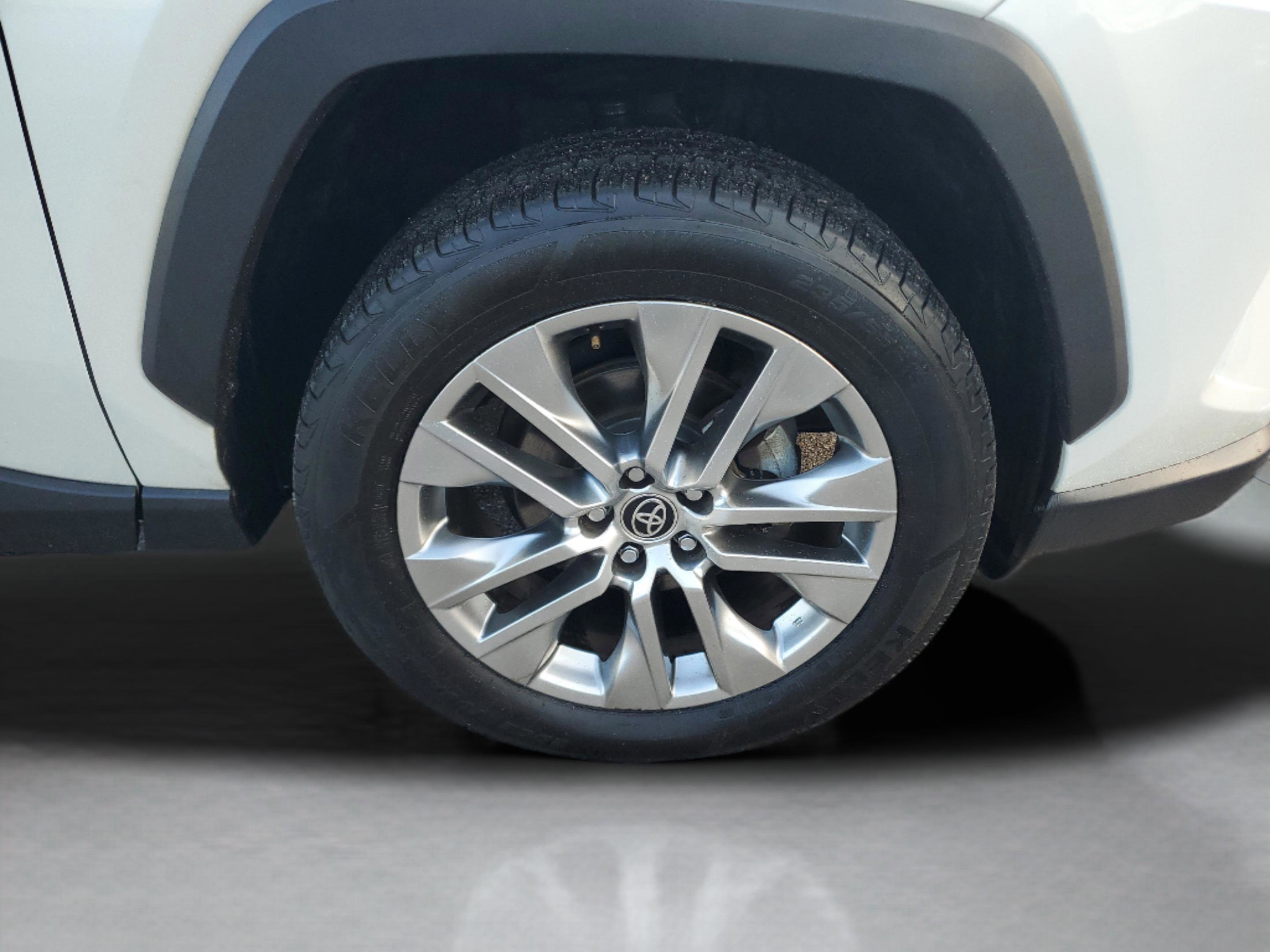 Used 2021 Toyota RAV4 Limited FWD image 34