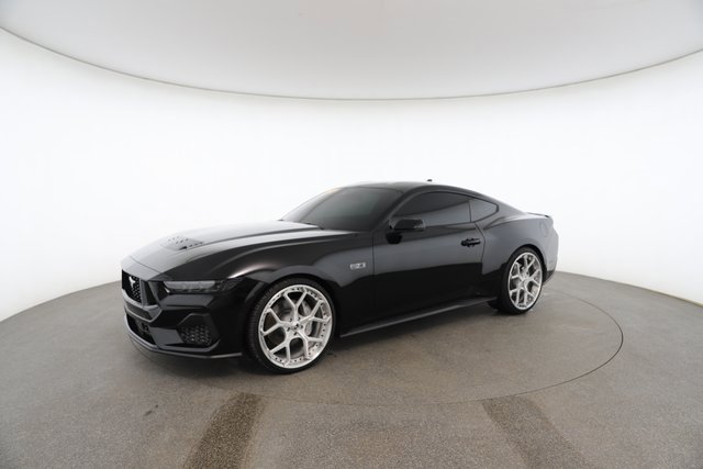 Used 2025 Ford Mustang GT Premium image 3