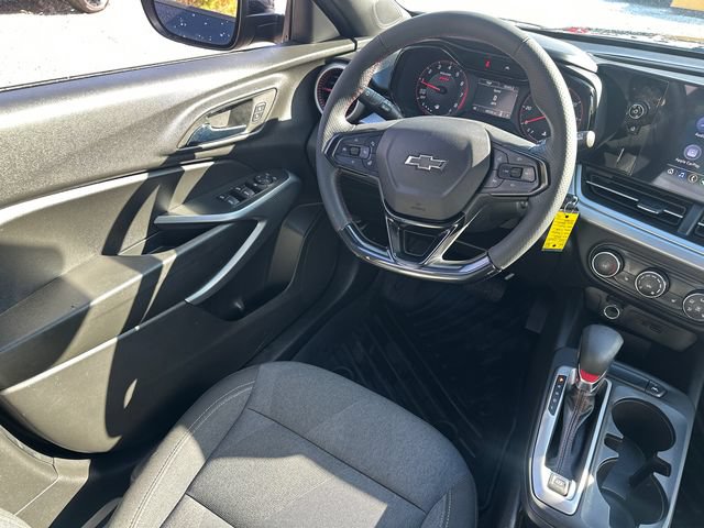 Used 2024 Chevrolet Trax RS w/ Driver Confidence Package FWD image 19