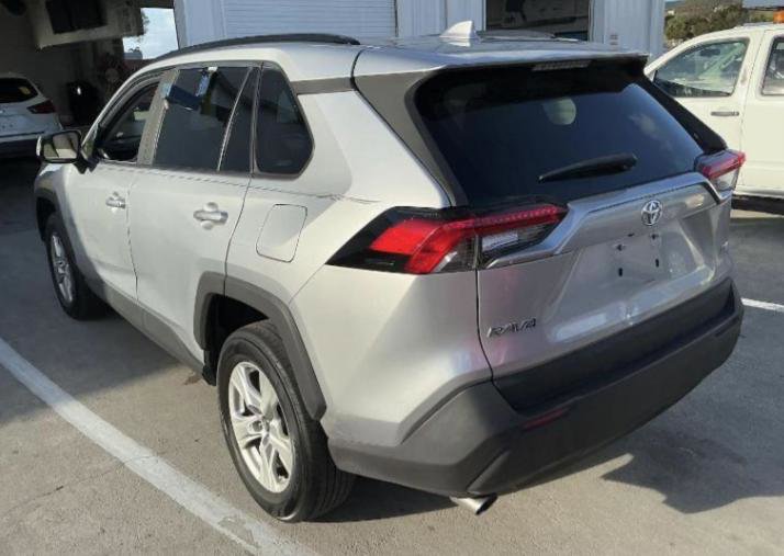 Used 2020 Toyota RAV4 XLE image 7