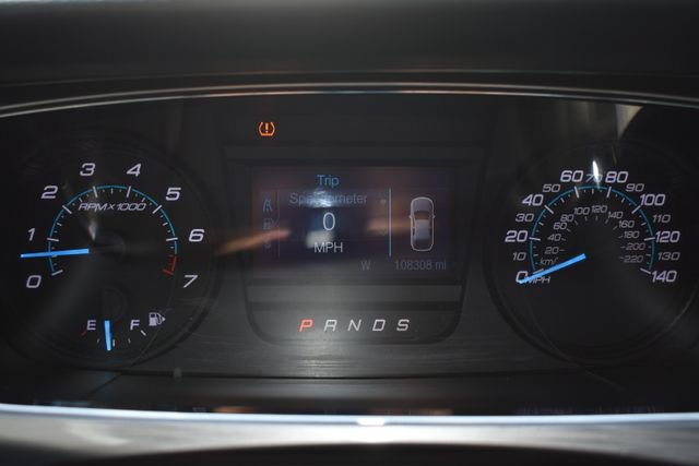 Used 2017 Ford Taurus SEL FWD image 21