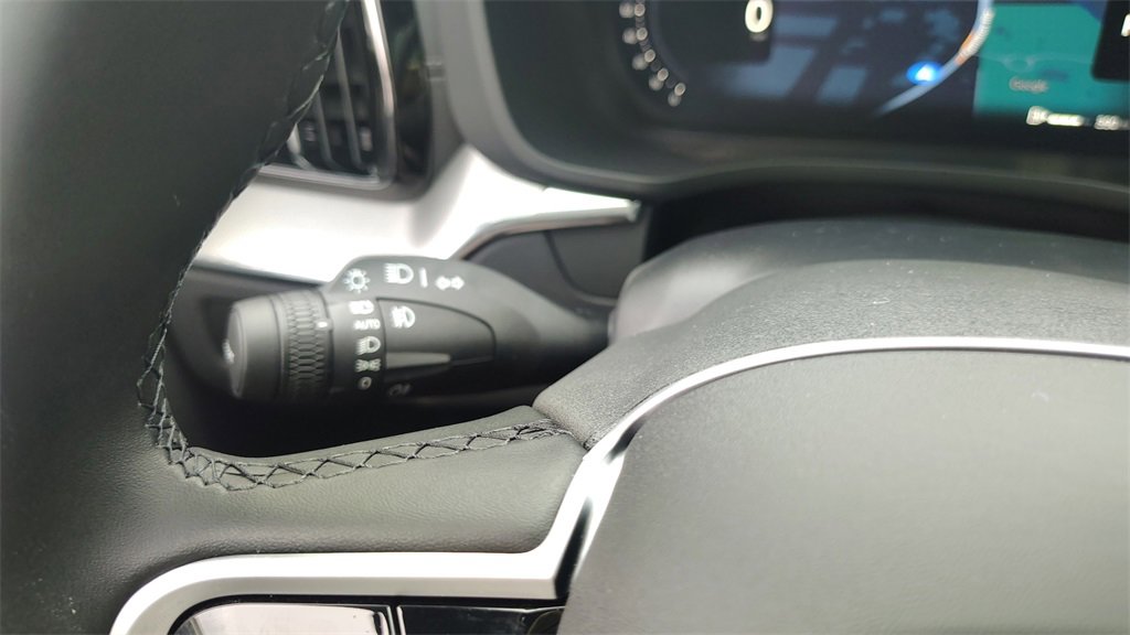 New 2026 Volvo XC60 B5 Ultra w/ Climate Package image 18