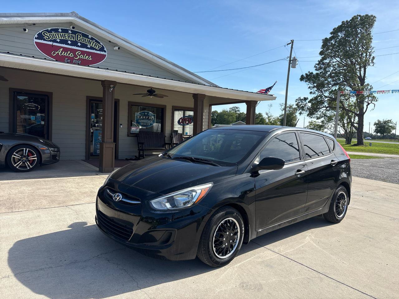 Used 2015 Hyundai Accent GS FWD image 1
