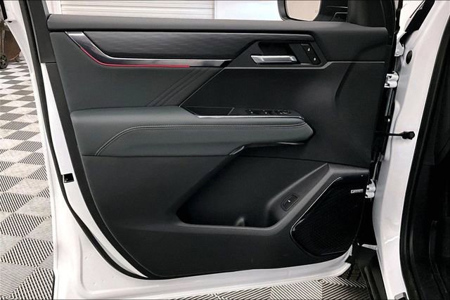 Used 2025 GMC Acadia AT4 w/ LPO, Floor Liner Package image 21