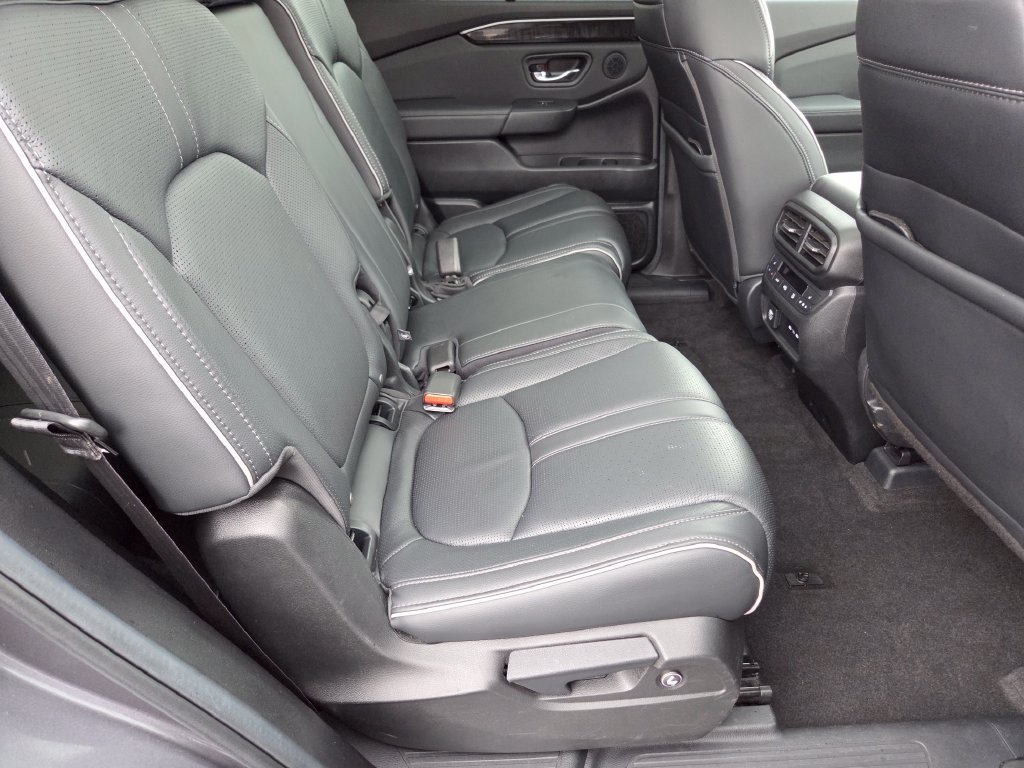 Certified 2025 Honda Pilot Elite image 32
