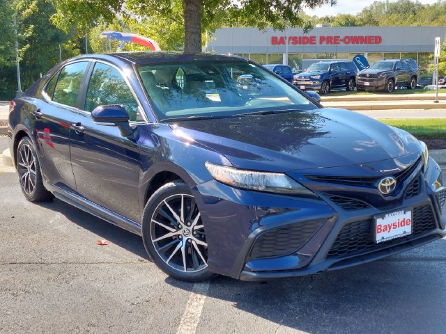 Certified 2022 Toyota Camry SE w/ Cold Weather Package AWD/4WD image 2