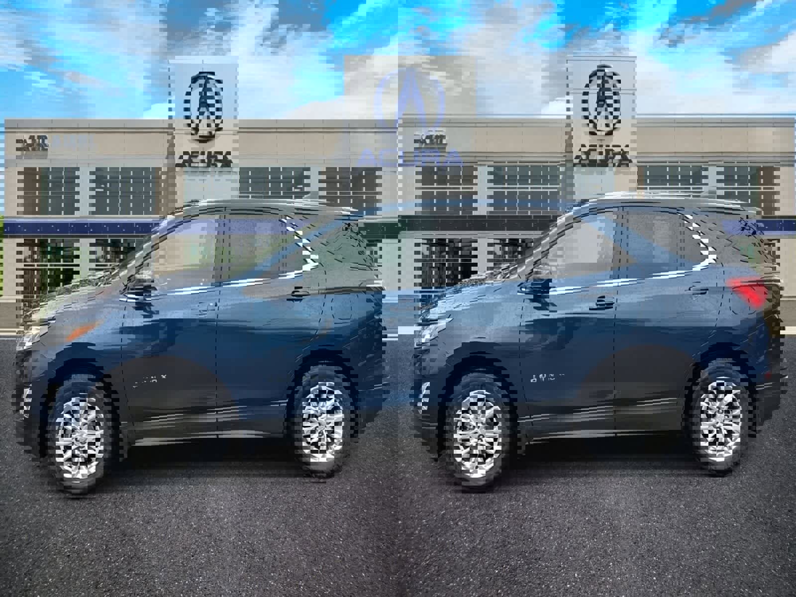 Used 2021 Chevrolet Equinox LT image 2