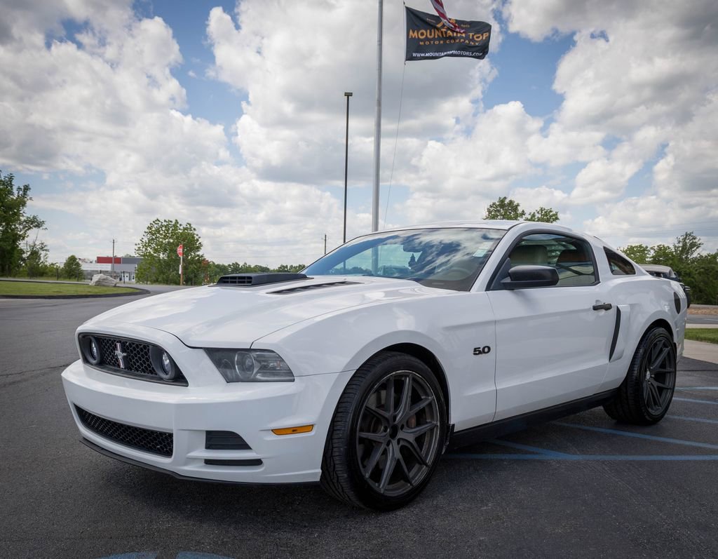 Used 2013 Ford Mustang GT Premium w/ Brembo Brake Pkg RWD image 16