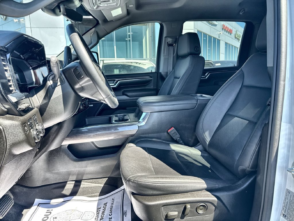 Used 2024 Chevrolet Silverado 2500 LTZ w/ LTZ Convenience Package AWD/4WD image 11