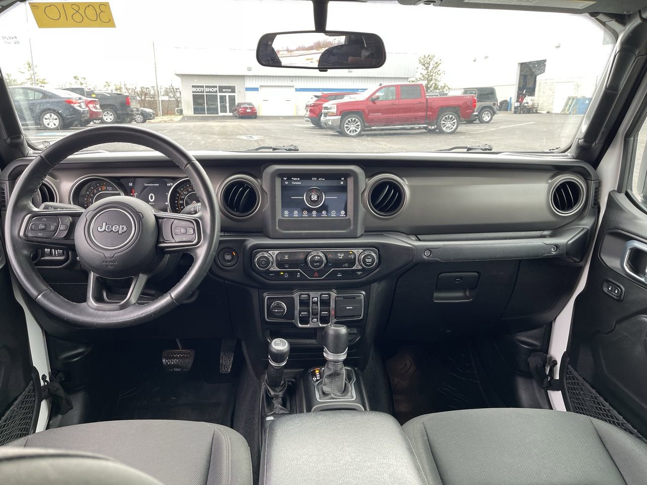 Used 2022 Jeep Gladiator Willys AWD/4WD image 20