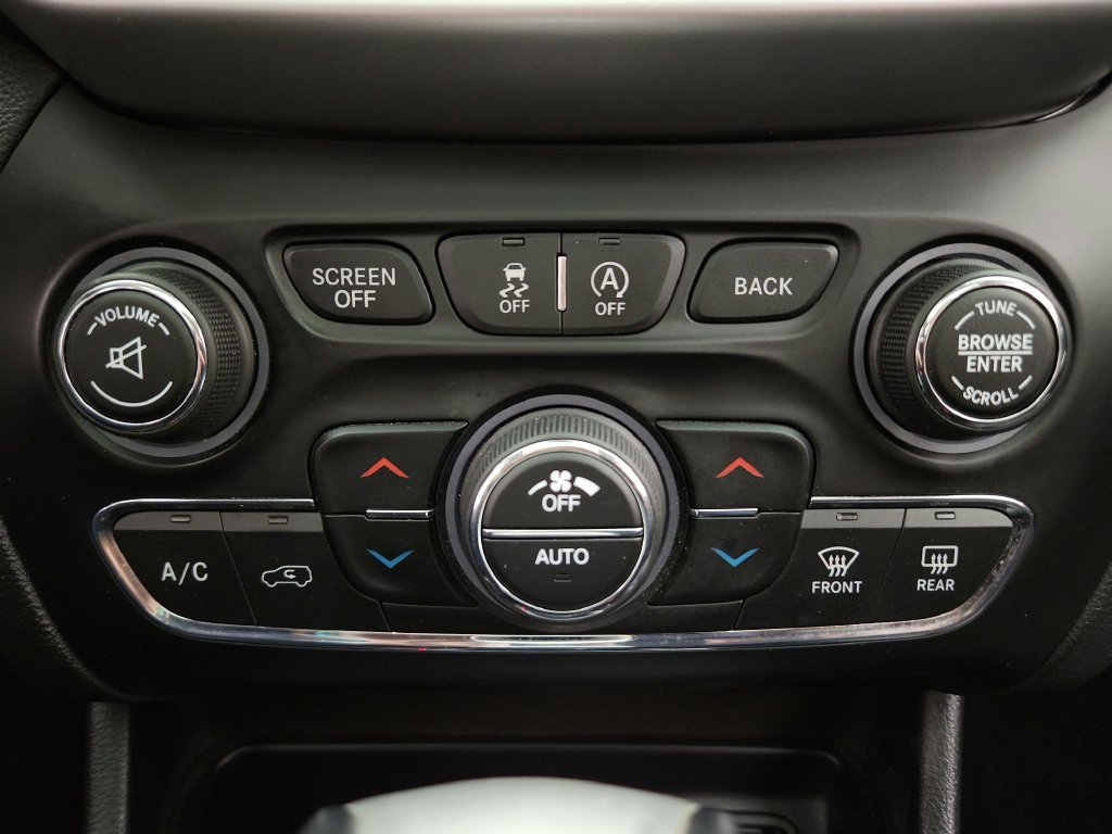 Used 2017 Jeep Cherokee Trailhawk w/ Comfort & Convenience Group AWD/4WD image 20