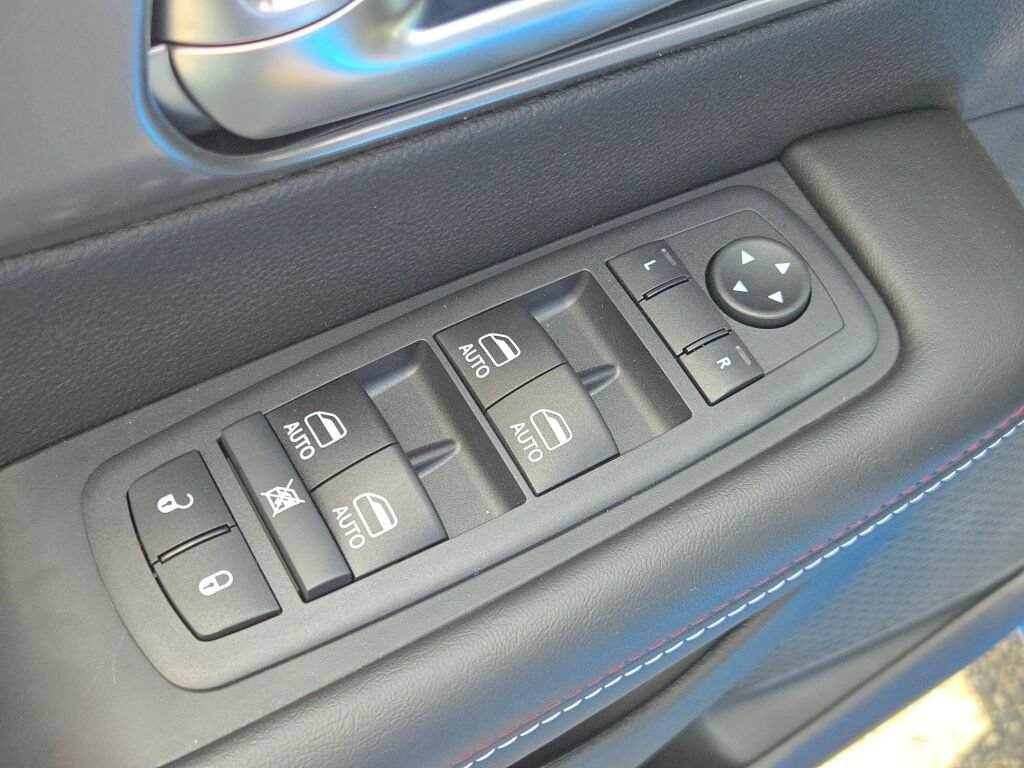 New 2027 Chrysler Pacifica Select AWD/4WD image 26