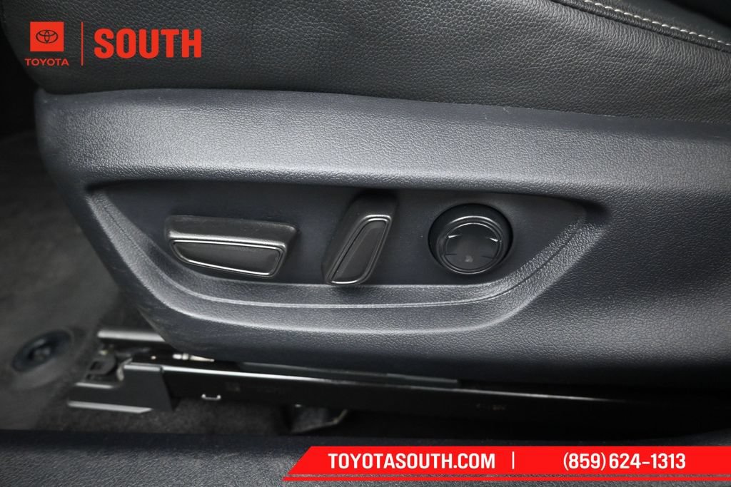 Used 2025 Toyota Camry SE w/ Convenience Package FWD image 26