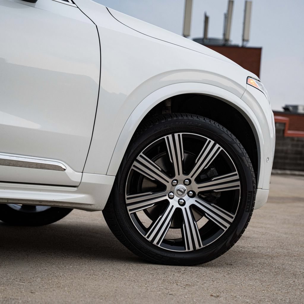 Certified 2025 Volvo XC90 T8 Ultra w/ Protection Package Premier AWD/4WD image 7