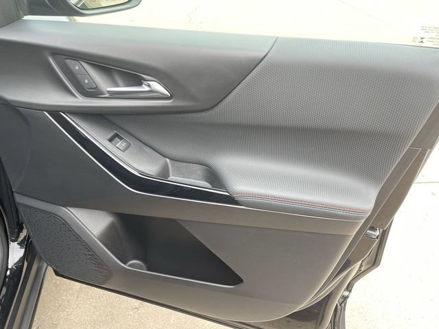 Used 2025 Chevrolet Equinox RS w/ Convenience Package III image 16