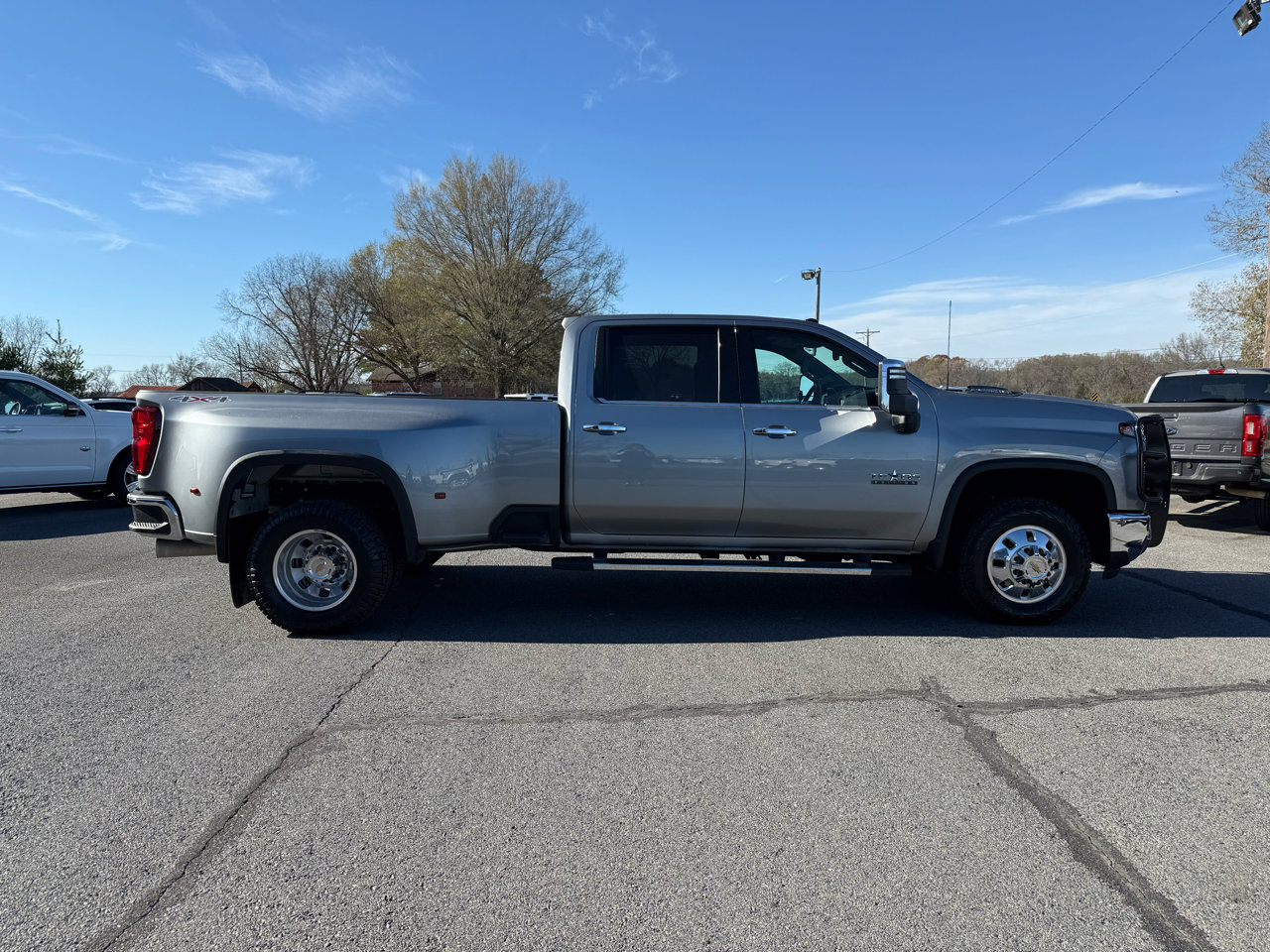 Used 2025 Chevrolet Silverado 3500 LTZ w/ LTZ Texas Edition image 18
