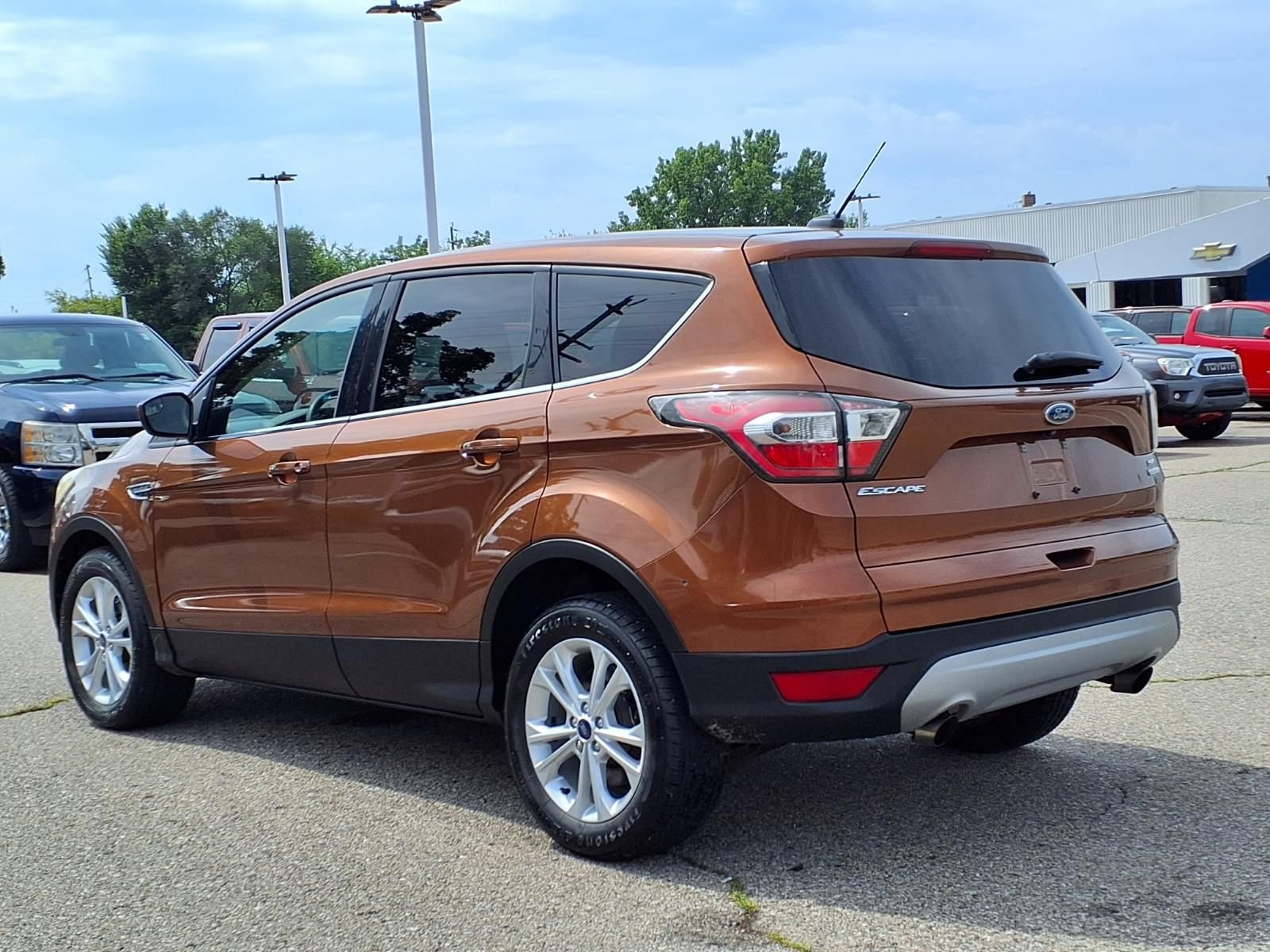Used 2017 Ford Escape SE w/ SE Cold Weather Package FWD image 7