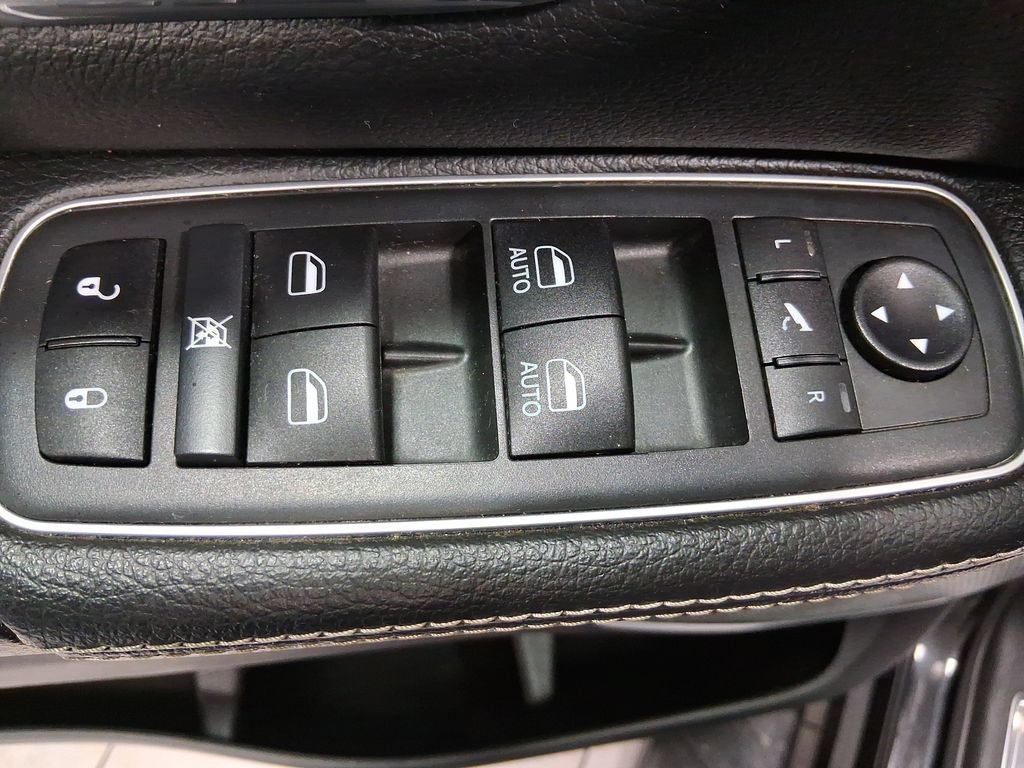 Used 2021 RAM 1500 Laramie AWD/4WD image 19