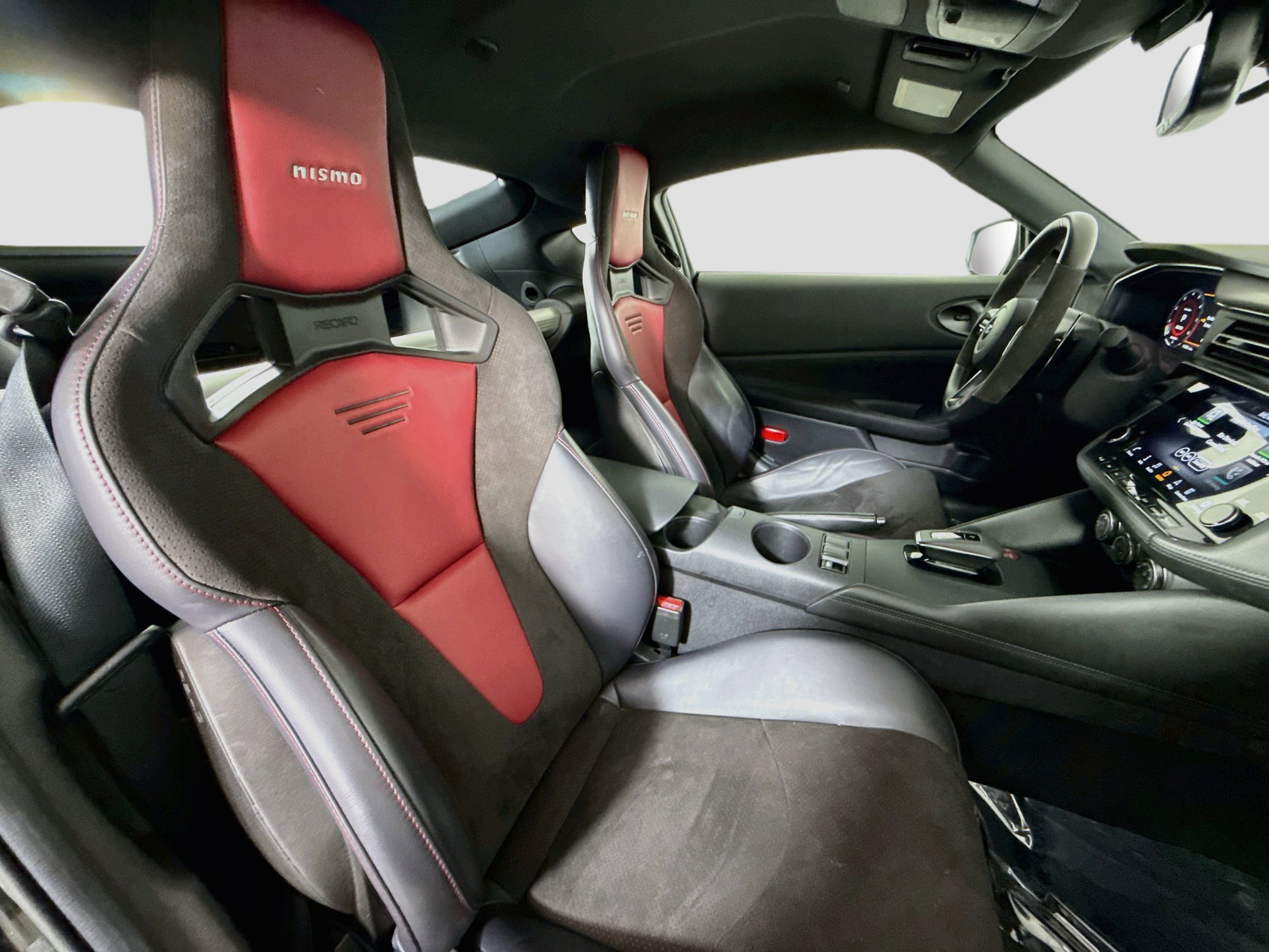 Used 2024 Nissan Z NISMO w/ Floor Mat Package RWD image 25