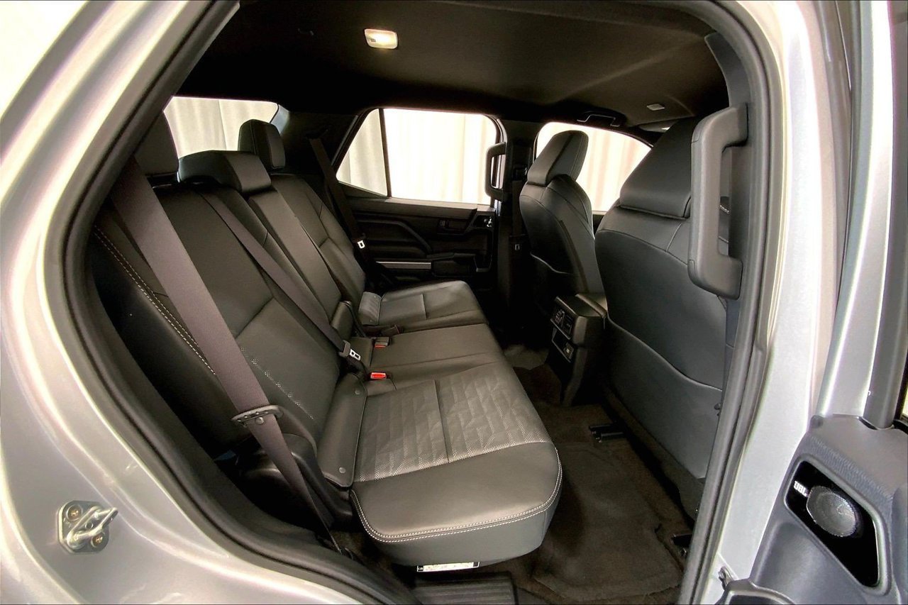 Used 2025 Toyota 4Runner TRD Off-Road Premium AWD/4WD image 20