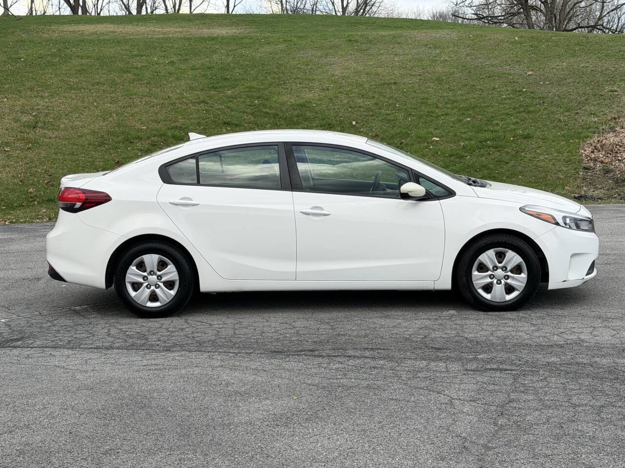 Used 2018 Kia Forte LX image 4