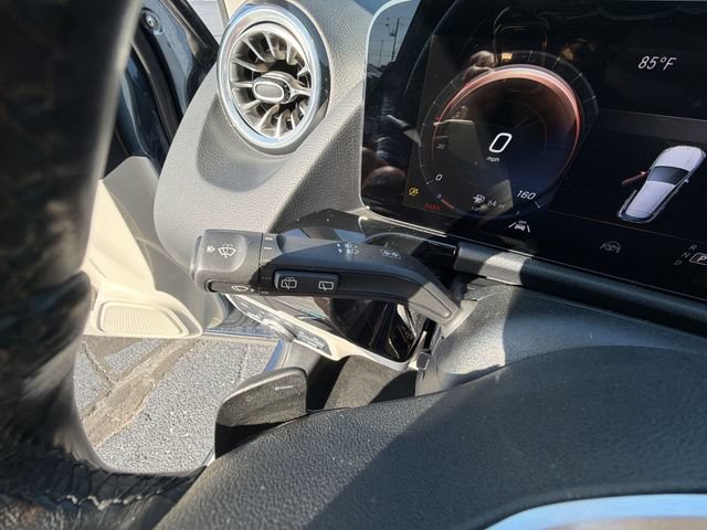 Used 2022 Mercedes-Benz GLA 250 4MATIC image 33