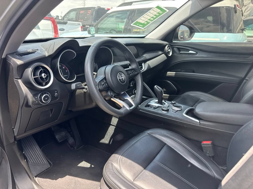 Used 2020 Alfa Romeo Stelvio w/ Nero Edizione RWD image 5