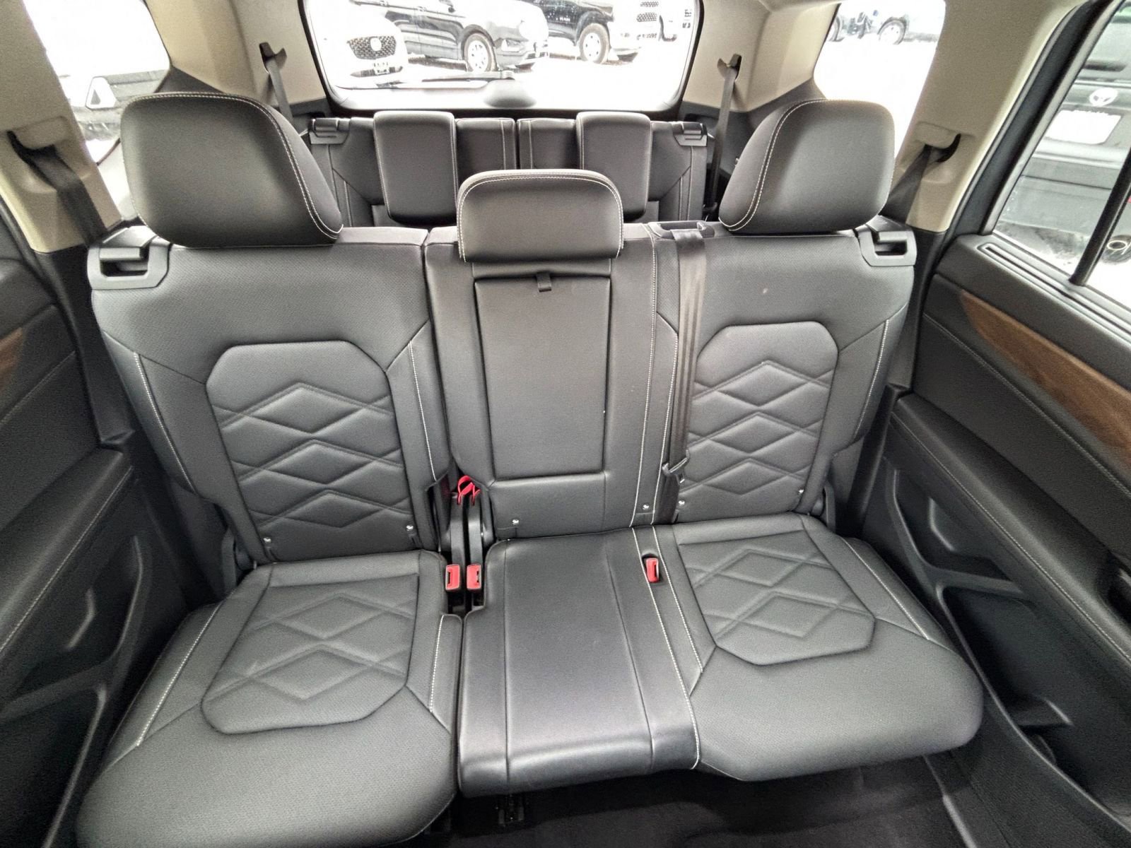 Used 2025 Volkswagen Atlas SE image 39