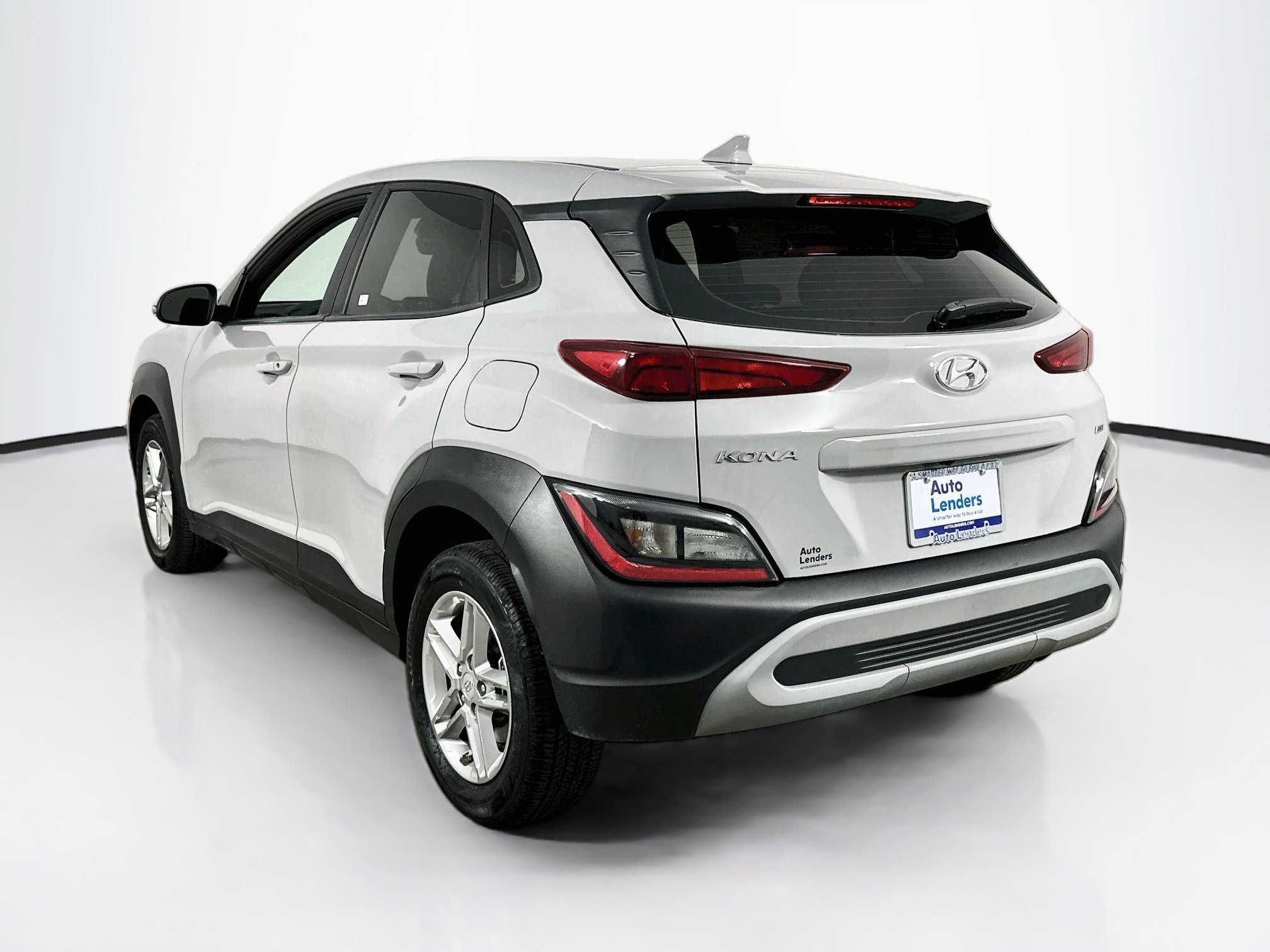 Used 2023 Hyundai Kona SE w/ Cargo Package AWD/4WD image 7