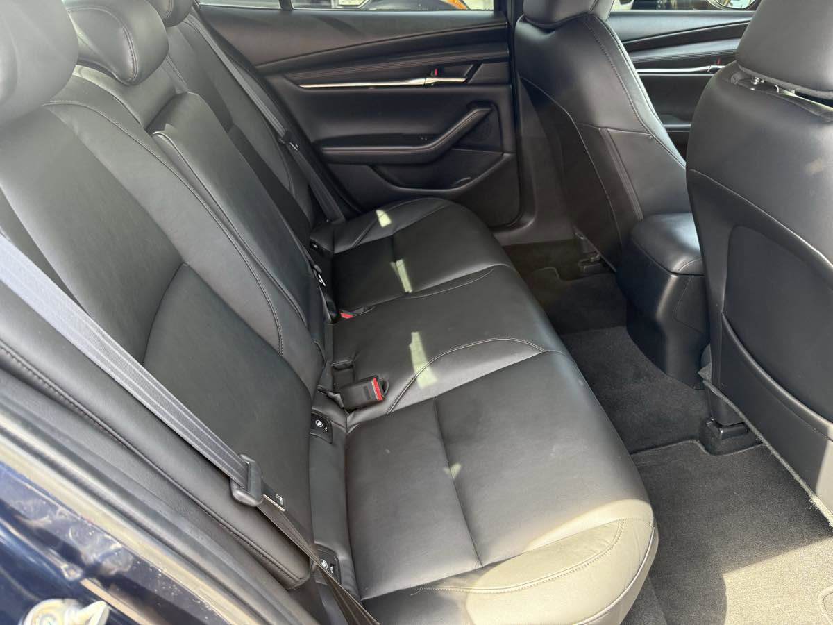 Used 2019 MAZDA MAZDA3 Back Up Cam, Easy Financing, C image 17