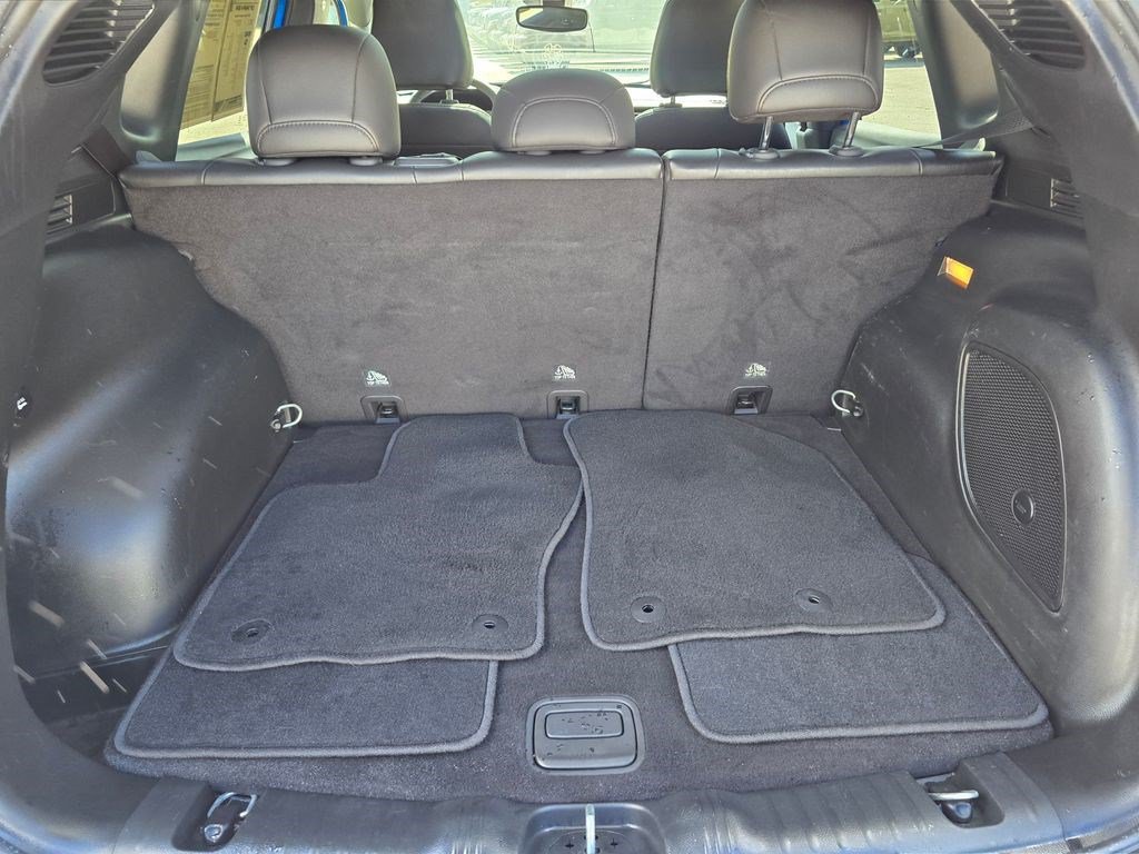 Used 2023 Jeep Compass Latitude w/ Sun and Sound Group AWD/4WD image 38
