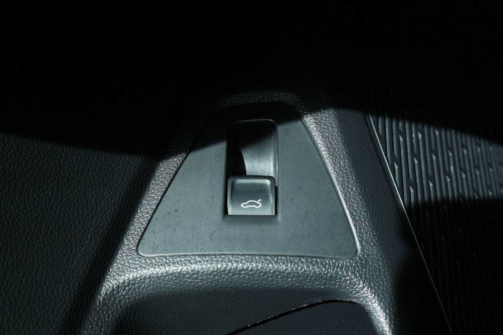 Used 2019 Volkswagen Jetta SE FWD image 27