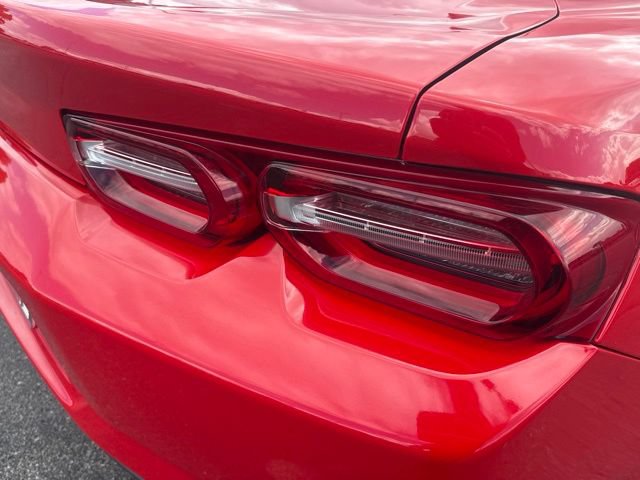 Used 2022 Chevrolet Camaro LT RWD image 10