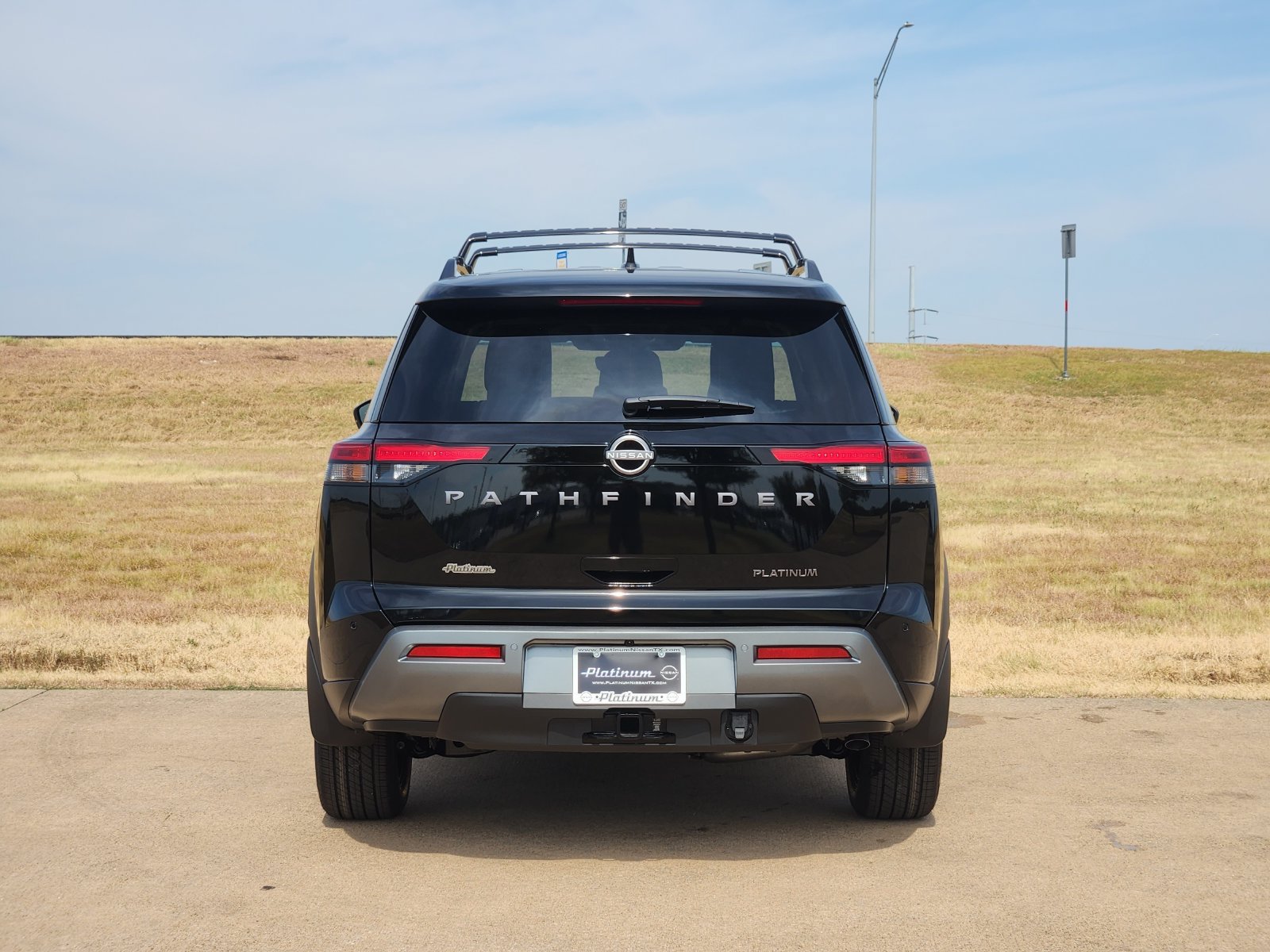 New 2026 Nissan Pathfinder Platinum FWD image 8