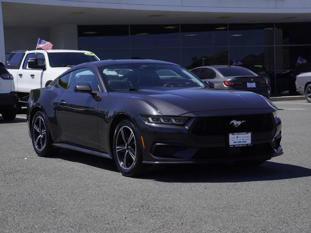 Used 2024 Ford Mustang Coupe RWD image 2