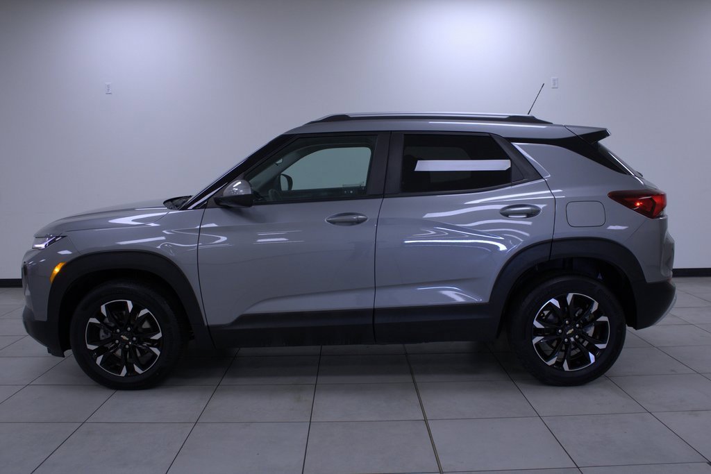 Used 2023 Chevrolet TrailBlazer LT image 2