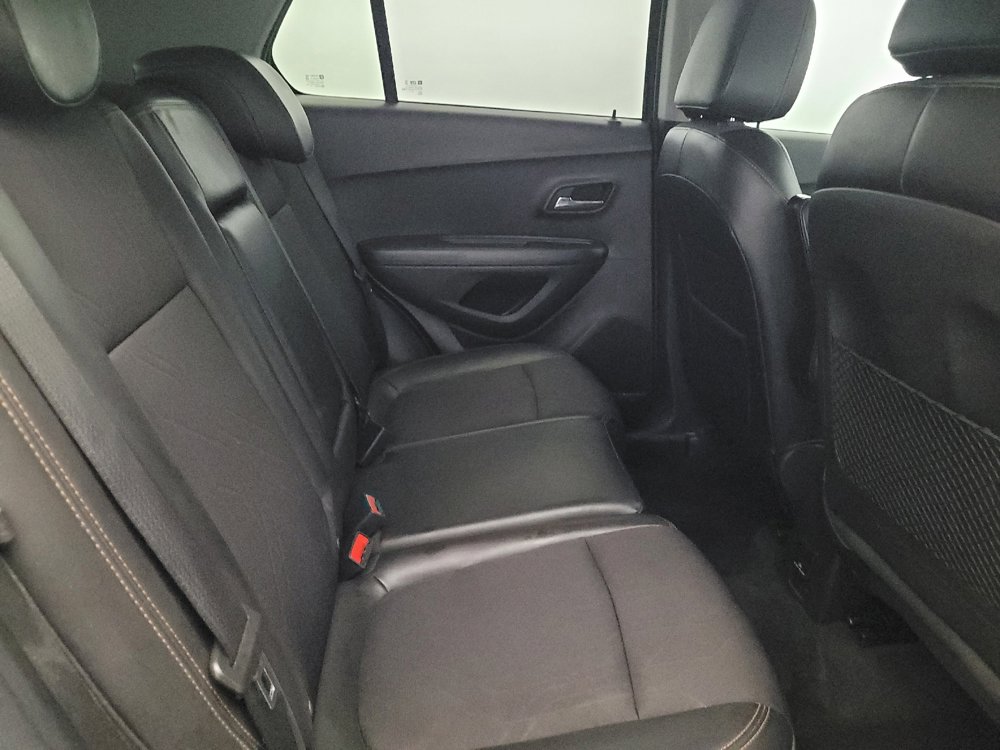 Used 2020 Chevrolet Trax LT w/ LT Convenience Package image 19