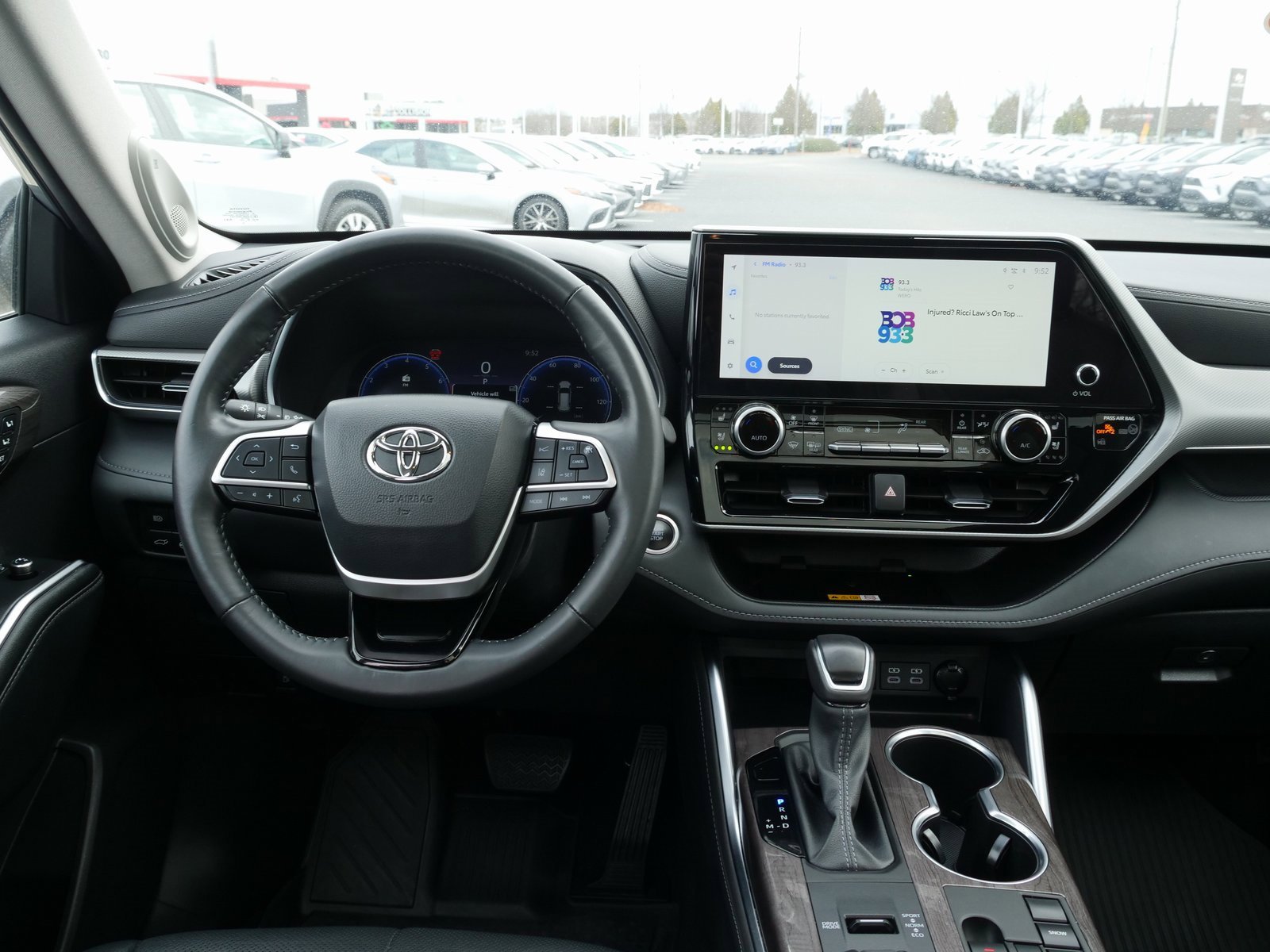 Used 2024 Toyota Highlander Platinum image 21