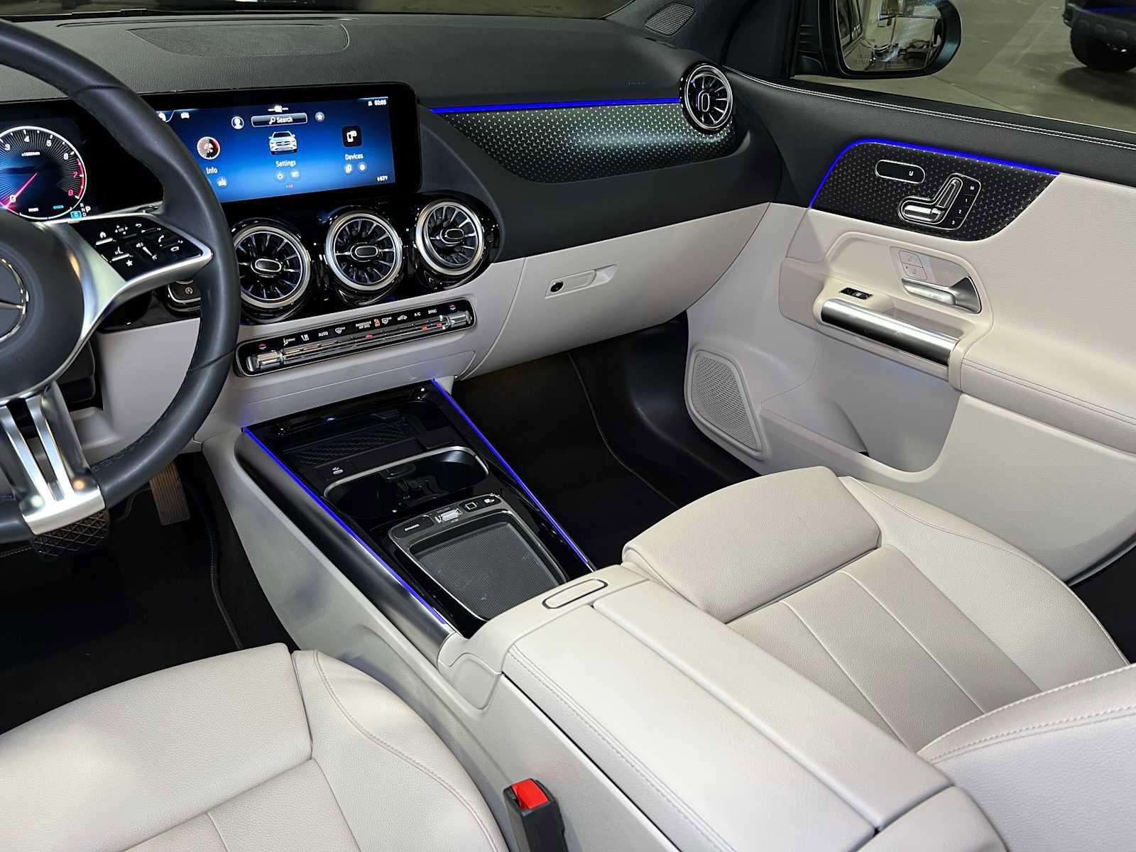 Used 2025 Mercedes-Benz GLA 250 4MATIC image 36