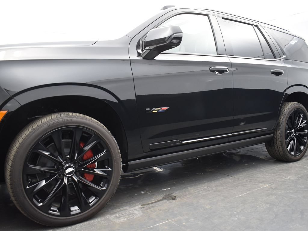 Certified 2025 Cadillac Escalade V w/ LPO, ONYX Package AWD/4WD image 43
