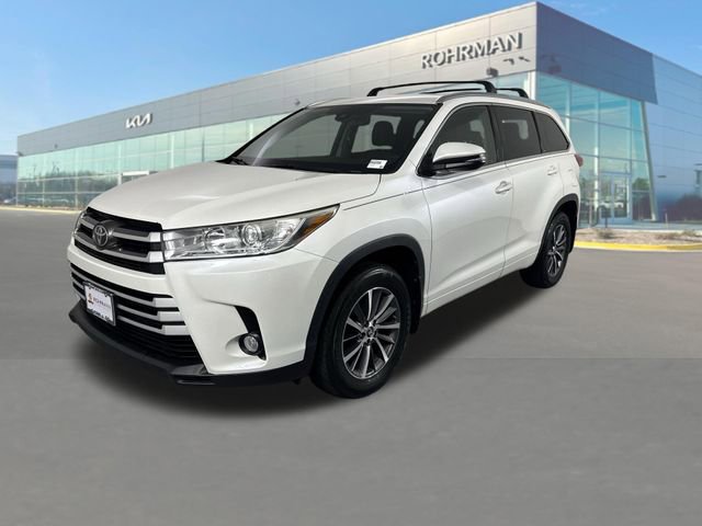 Used 2017 Toyota Highlander XLE image 1