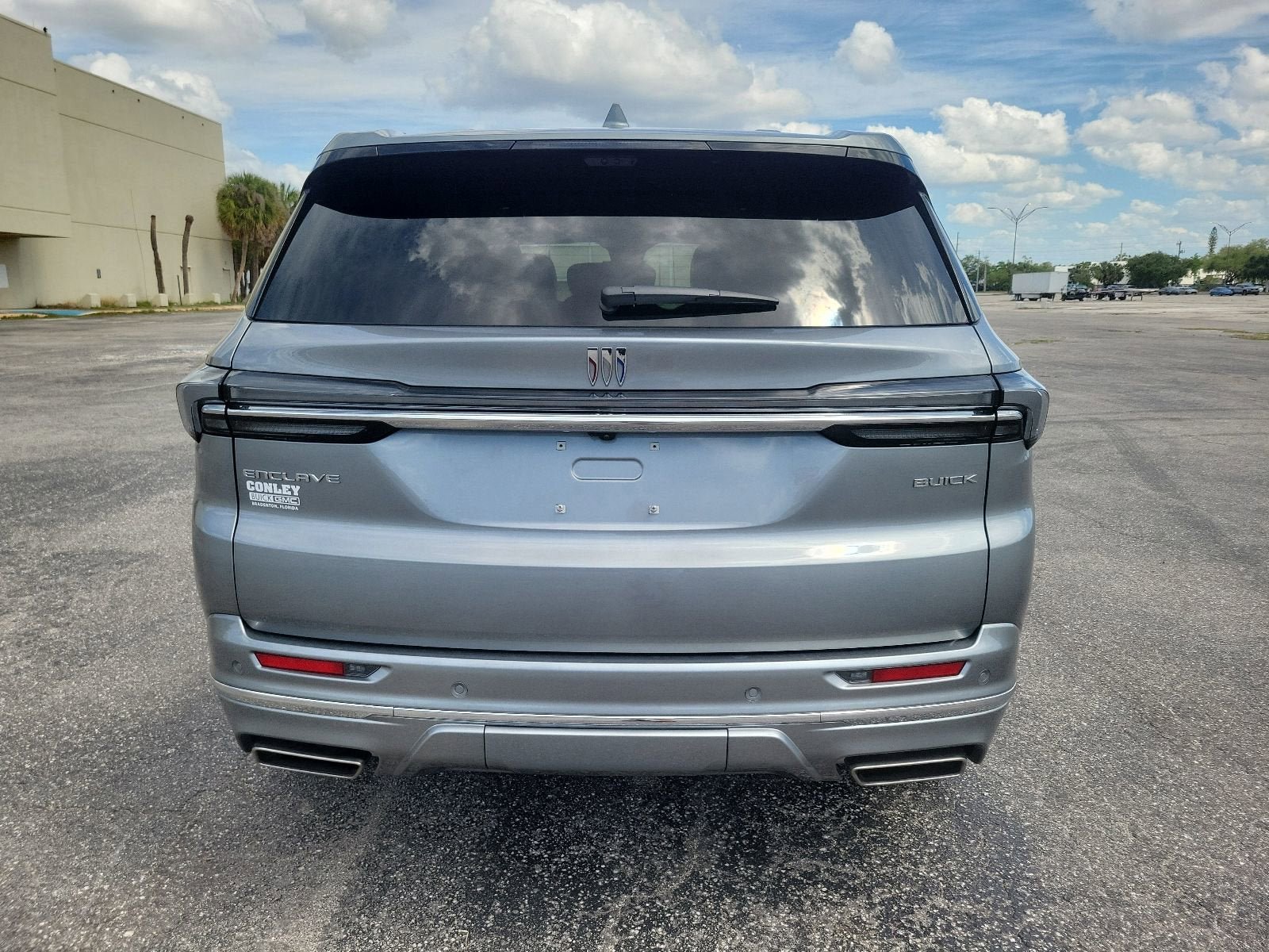 Used 2026 Buick Enclave Avenir FWD image 7