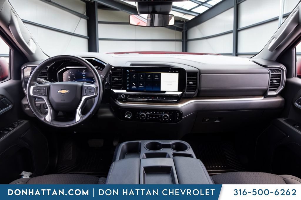 Used 2022 Chevrolet Silverado 1500 LT AWD/4WD image 4