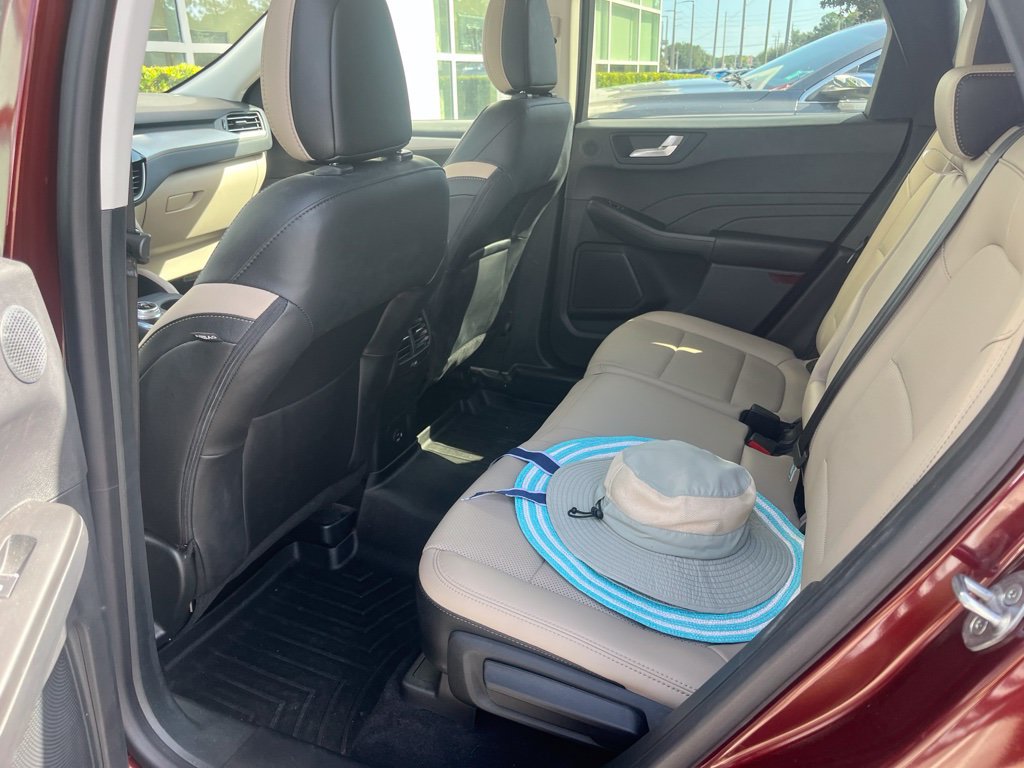 Used 2021 Ford Escape SEL w/ Technology Package FWD image 9