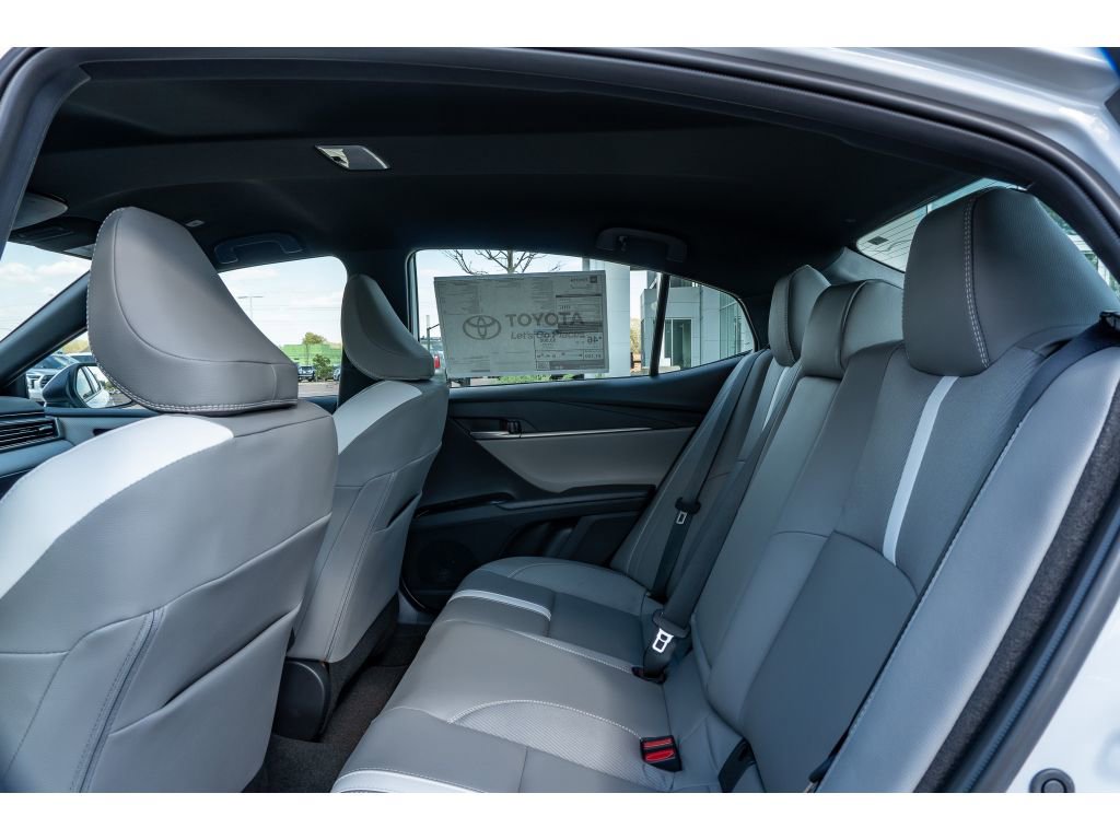 Used 2026 Toyota Camry SE FWD image 13