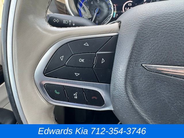 Used 2021 Chrysler Pacifica Limited image 22